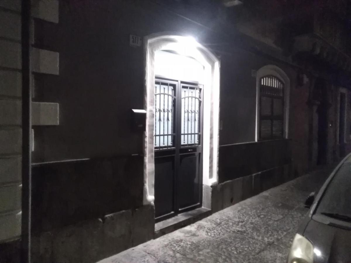 Vittorio Emanuele House Apartment Катания Екстериор снимка